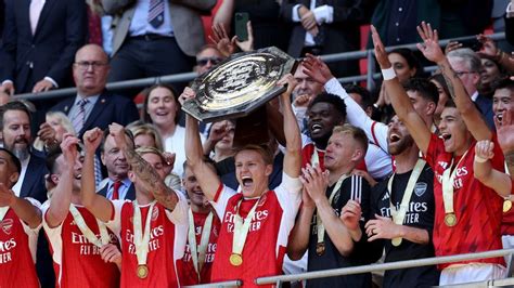 Arsenal win FA Community Shield on penalties.
